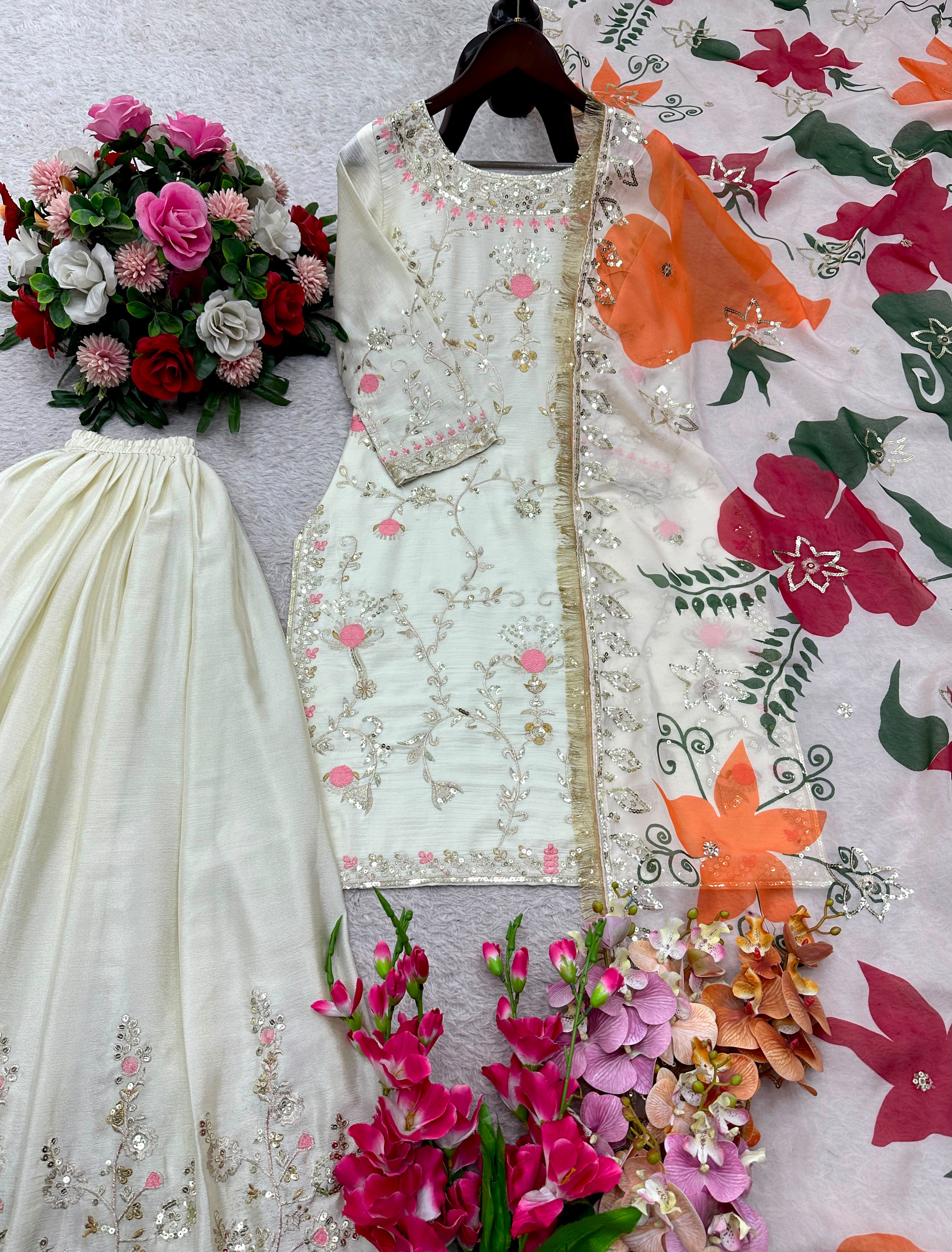 off white sarara  Cinon Silk & Dupatta Set🏃🏾‍♀️‍➡️🏃🏾‍♀️‍➡️