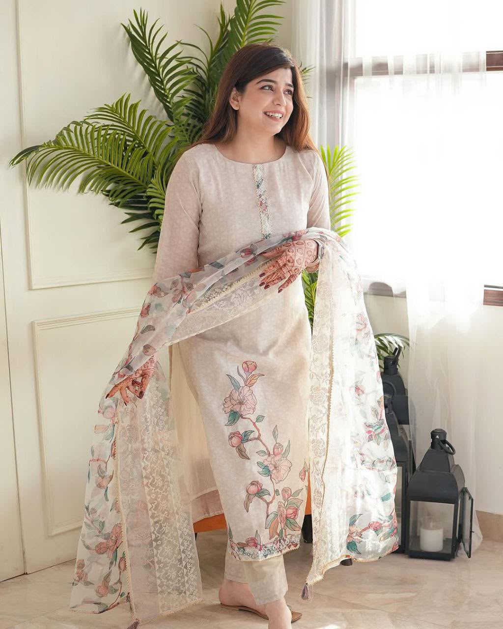Elegant Printed Lilan Suit Set with Intricate Work – Festive Collection